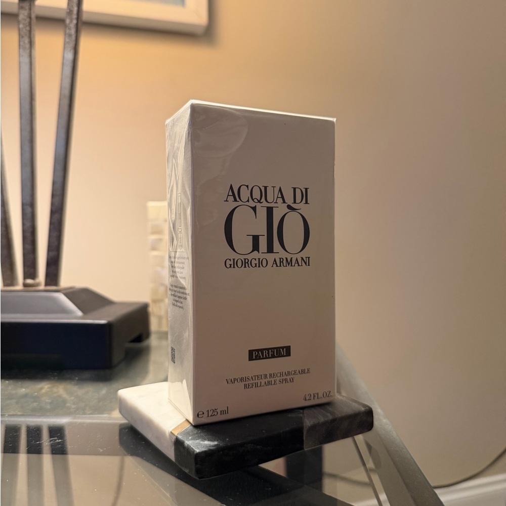 Giorgio Armani Acqua di Giò Perfume Box - White and Black